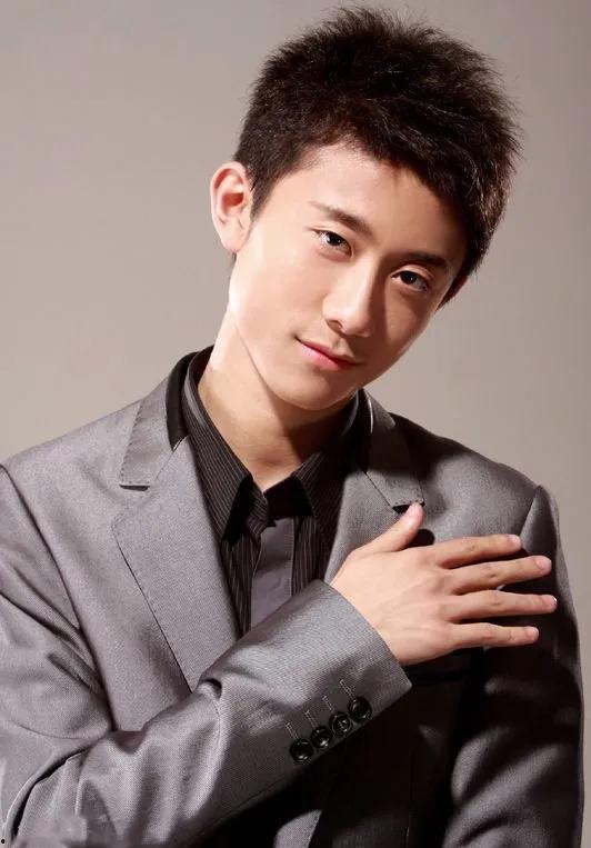 张一山娱乐圈吃瓜事件,揭秘吃瓜背后的真相  第3张